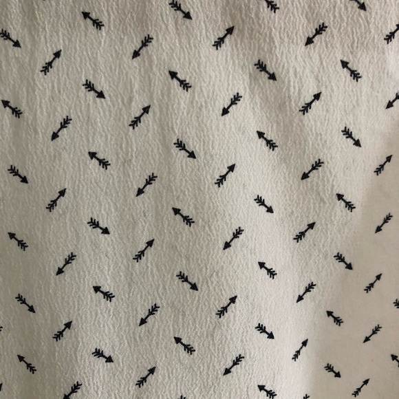 silk Club Monaco blouse with patch front pockets - Picture 2 of 2